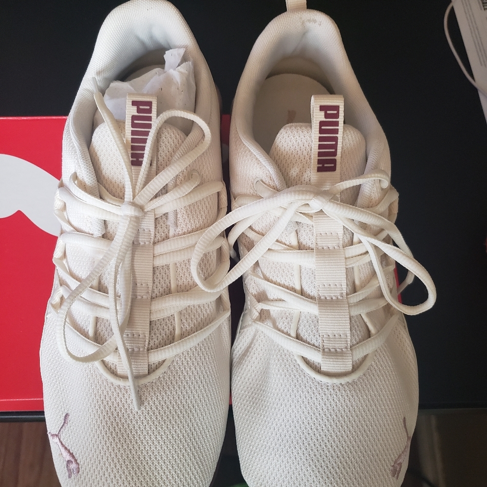 Shoes - Picture 2 of 4